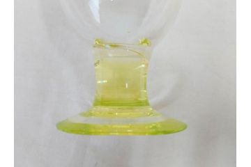 明治〜大正期　当時物　棗型(なつめ形)　可愛らしい色合いがおしゃれな雰囲気溢れる三色氷コップ(ウランガラス、グラス、和ガラス、乳白ぼかし)(R-070959)