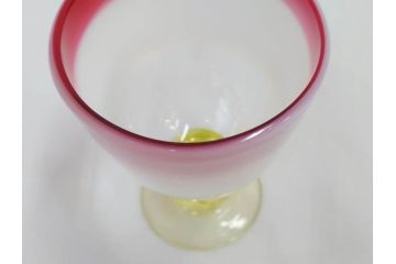 明治〜大正期　当時物　棗型(なつめ形)　可愛らしい色合いがおしゃれな雰囲気溢れる三色氷コップ(ウランガラス、グラス、和ガラス、乳白ぼかし)(R-070960)