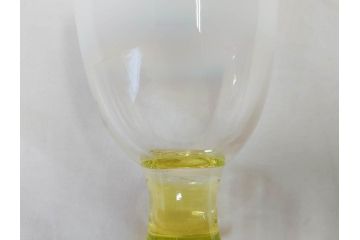 明治〜大正期　当時物　棗型(なつめ形)　可愛らしい色合いがおしゃれな雰囲気溢れる三色氷コップ(ウランガラス、グラス、和ガラス、乳白ぼかし)(R-070960)
