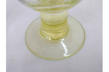 明治〜大正期　当時物　棗型(なつめ形)　可愛らしい色合いがおしゃれな雰囲気溢れる三色氷コップ(ウランガラス、グラス、和ガラス、乳白ぼかし)(R-070960)