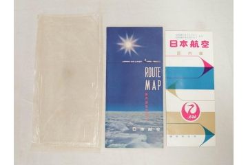 昭和レトロ　日本航空　国内　国際線　航空路図　パンフレット　航空券などのセット(東京、札幌、大阪、福岡、CV-880M、ジェットアロー、JAPAN AIR LINES、JAL、案内、チケット、旅客機、古地図、マップ、ROUTE MAP、運賃時刻表)(R-070962)
