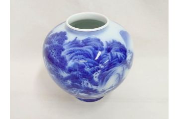 戦前　オールド香蘭社　染付　山水　賢人　一つ一つ丁寧に描かれた意匠が美しい!職人のこだわりを感じる花入(風景図、花器、花瓶、飾り壷)(R-070963)