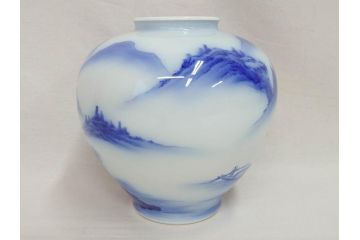 戦前　オールド香蘭社　染付　山水　賢人　一つ一つ丁寧に描かれた意匠が美しい!職人のこだわりを感じる花入(風景図、花器、花瓶、飾り壷)(R-070963)