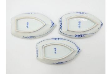 明治〜大正　伊万里　染付　瑞祥堂　約18cm　5.7寸　珍しい形と繊細なデザインが素敵な舟形皿3枚セット(変形皿、和皿、舟型、和食器、五寸七分)(R-070965)