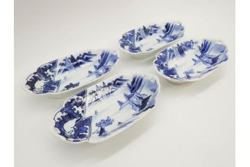 明治〜大正　伊万里　染付　長山文製　跳ね兔図　約19cm　6.2寸　なめらかなフォルムと落ち着いた色味が魅力的な舟形皿4枚セット(舟型、うさぎ、ウサギ、兎、変形皿、和皿、和食器、六寸二分)(R-070966)