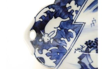 明治〜大正　伊万里　染付　長山文製　跳ね兔図　約19cm　6.2寸　なめらかなフォルムと落ち着いた色味が魅力的な舟形皿4枚セット(舟型、うさぎ、ウサギ、兎、変形皿、和皿、和食器、六寸二分)(R-070966)