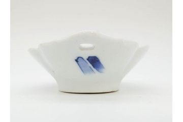 明治〜大正　伊万里　染付　長山文製　跳ね兔図　約19cm　6.2寸　なめらかなフォルムと落ち着いた色味が魅力的な舟形皿4枚セット(舟型、うさぎ、ウサギ、兎、変形皿、和皿、和食器、六寸二分)(R-070966)