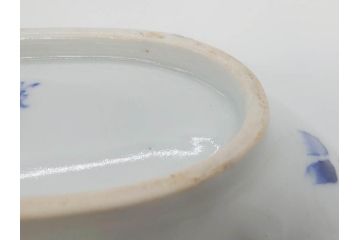 明治〜大正　伊万里　染付　長山文製　跳ね兔図　約19cm　6.2寸　なめらかなフォルムと落ち着いた色味が魅力的な舟形皿4枚セット(舟型、うさぎ、ウサギ、兎、変形皿、和皿、和食器、六寸二分)(R-070966)