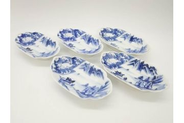明治〜大正　伊万里　染付　長山文製　跳ね兔図　約19cm　6.2寸　なめらかなフォルムと落ち着いた色味が魅力的な舟形皿5枚セット(舟型、うさぎ、ウサギ、兎、変形皿、和皿、和食器、六寸二分)(R-070967)