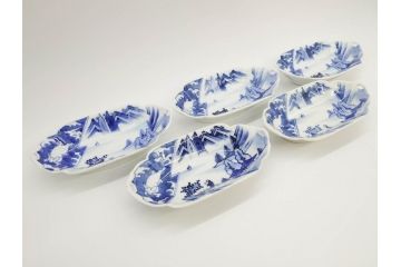 明治〜大正　伊万里　染付　長山文製　跳ね兔図　約19cm　6.2寸　なめらかなフォルムと落ち着いた色味が魅力的な舟形皿5枚セット(舟型、うさぎ、ウサギ、兎、変形皿、和皿、和食器、六寸二分)(R-070967)