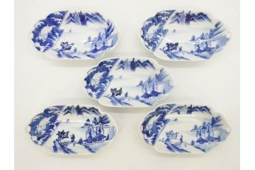 明治〜大正　伊万里　染付　長山文製　跳ね兔図　約19cm　6.2寸　なめらかなフォルムと落ち着いた色味が魅力的な舟形皿5枚セット(舟型、うさぎ、ウサギ、兎、変形皿、和皿、和食器、六寸二分)(R-070967)