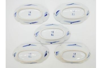 明治〜大正　伊万里　染付　長山文製　跳ね兔図　約19cm　6.2寸　なめらかなフォルムと落ち着いた色味が魅力的な舟形皿5枚セット(舟型、うさぎ、ウサギ、兎、変形皿、和皿、和食器、六寸二分)(R-070967)