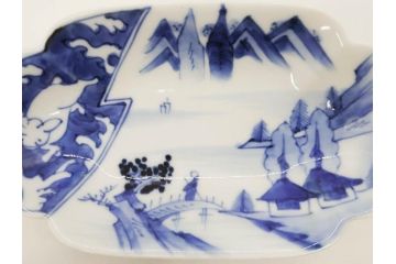 明治〜大正　伊万里　染付　長山文製　跳ね兔図　約19cm　6.2寸　なめらかなフォルムと落ち着いた色味が魅力的な舟形皿5枚セット(舟型、うさぎ、ウサギ、兎、変形皿、和皿、和食器、六寸二分)(R-070967)