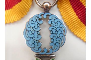 稀少　勲六等宝冠章(宝冠波光章)　略綬　勲章(正章、略章、ケース付き)(R-070970)
