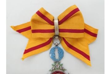 稀少　勲六等宝冠章(宝冠波光章)　略綬　勲章(正章、略章、ケース付き)(R-070970)
