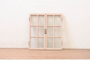 アンティーク建具　ペイント仕上げ限定　タモ材　レトロな空間づくりにおすすめの両開き窓1対2枚セット(ガラス窓、ガラス戸、ガラス扉)(R-070998)