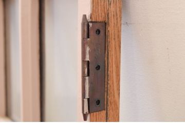 アンティーク建具　ペイント仕上げ限定　タモ材　レトロな空間づくりにおすすめの両開き窓1対2枚セット(ガラス窓、ガラス戸、ガラス扉)(R-070998)