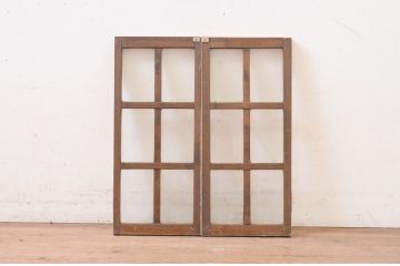 アンティーク建具　ペイント仕上げ限定　タモ材　レトロな空間づくりにおすすめの両開き窓1対2枚セット(ガラス窓、ガラス戸、ガラス扉)(R-070998)