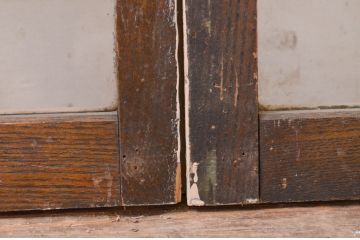 アンティーク建具　ペイント仕上げ限定　タモ材　レトロな空間づくりにおすすめの両開き窓1対2枚セット(ガラス窓、ガラス戸、ガラス扉)(R-071000)