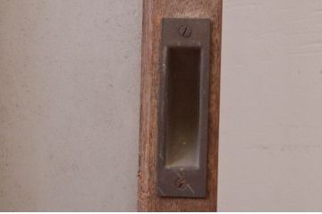 アンティーク建具　和の雰囲気が魅力的な格子入りの玄関戸2枚セット(引き戸、格子戸、ガラス戸)(R-071006)