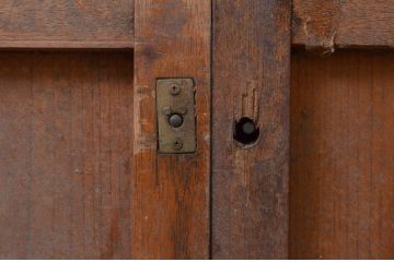 アンティーク建具　和の雰囲気が魅力的な格子入りの玄関戸2枚セット(引き戸、格子戸、ガラス戸)(R-071006)