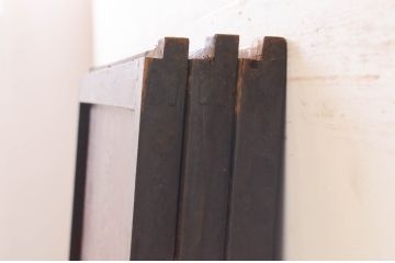 アンティーク建具　高級品!!　鏡板　欅(ケヤキ)材　ダイヤガラス入り　玉杢が素敵な漆塗りのガラス帯戸3枚セット(引き戸、板戸、ガラス戸)(R-071011)