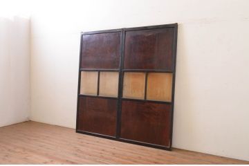 アンティーク建具　高級品!!　鏡板　欅(ケヤキ)材　ダイヤガラス入り　玉杢が素敵な漆塗りのガラス帯戸2枚セット(引き戸、板戸、ガラス戸)(R-071012)
