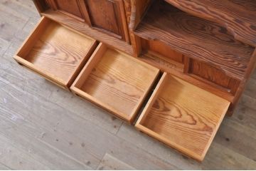 和製ビンテージ　最高級　美品!!　肥松無垢材　温かみのある色合いと美しい木目が魅力の飾り棚(違い棚、茶棚、収納棚、戸棚、ヴィンテージ)(定価約150万円)(R-071040)