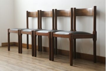 デンマークビンテージ　チーク材　本革調(合成皮革)　あたたかみのある雰囲気が魅力のダイニングチェア4脚セット(椅子、イス、ヴィンテージ、北欧)(R-071043)です