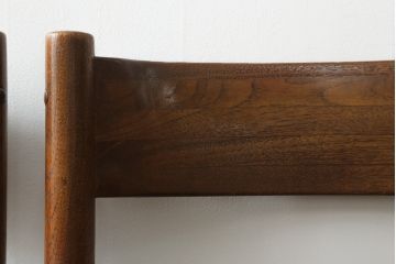 デンマークビンテージ　チーク材　本革調(合成皮革)　あたたかみのある雰囲気が魅力のダイニングチェア4脚セット(椅子、イス、ヴィンテージ、北欧)(R-071043)です