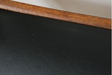 デンマークビンテージ　チーク材　本革調(合成皮革)　あたたかみのある雰囲気が魅力のダイニングチェア4脚セット(椅子、イス、ヴィンテージ、北欧)(R-071043)です