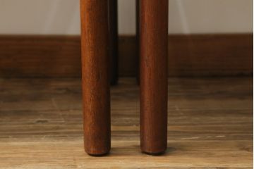 デンマークビンテージ　チーク材　本革調(合成皮革)　あたたかみのある雰囲気が魅力のダイニングチェア4脚セット(椅子、イス、ヴィンテージ、北欧)(R-071043)です