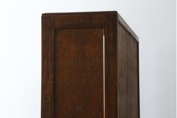 中古　美品　軽井沢彫り　隅々まで施された桜の彫りが美しい二段重ね食器棚(カップボード、キャビネット、飾り棚、収納棚、戸棚、引き出し)(R-071054)