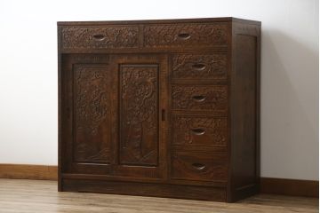 中古　美品　軽井沢彫り　隅々まで施された桜の彫りが美しいサイドボード(サイドキャビネット、サイドチェスト、収納棚、戸棚、引き出し)(R-071056)
