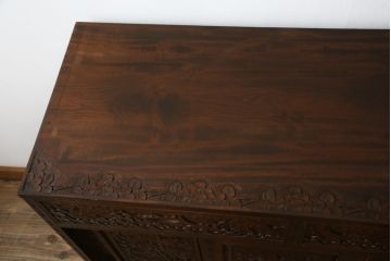 中古　美品　軽井沢彫り　隅々まで施された桜の彫りが美しいサイドボード(サイドキャビネット、サイドチェスト、収納棚、戸棚、引き出し)(R-071056)