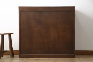 中古　美品　軽井沢彫り　隅々まで施された桜の彫りが美しいサイドボード(サイドキャビネット、サイドチェスト、収納棚、戸棚、引き出し)(R-071056)