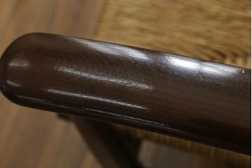 中古　美品　松本民芸家具　#77型 ラッシ座(ガマ座)の二人掛け曲肘イス(アームベンチ、ソファ、椅子)(定価約36万円)(R-071058)