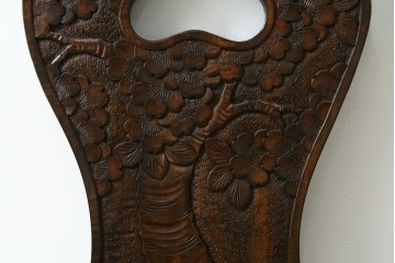 中古　軽井沢彫り　桜の総彫り仕上げが見事な板座チェア2脚セット　(R-071062)