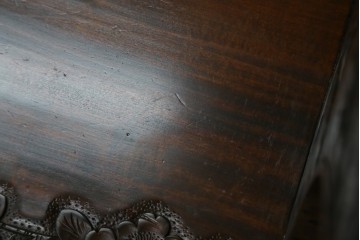中古　軽井沢彫り　桜の総彫り仕上げが見事な板座チェア2脚セット　(R-071062)