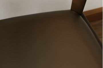 中古　美品　CONDE HOUSE(カンディハウス)　WING LUX(ウイングラックス)シリーズ　ナラ材　滑らかな曲線を描くデザインが魅力のアームチェア(定価4脚で約51万円)(ダイニングチェア、椅子、イス)(R-071066)
