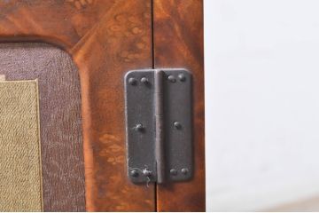 和製アンティーク　最高級!!　指物工芸家具　漆塗り　総楠(クス)材　前面玉杢　内部楠材　象嵌入り時代箪笥ローボード(テレビ台、テレビボード、サイドボード、サイドキャビネット、収納棚、違い棚)(R-071069)