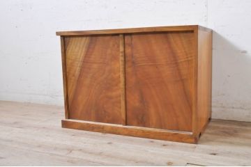和製アンティーク　最高級!!　指物工芸家具　漆塗り　総楠(クス)材　前面玉杢　内部楠材　背面も上質な作り込みの飾り棚(違い棚)(R-071070)
