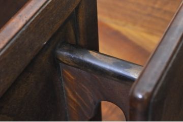 和製アンティーク　最高級!!　指物工芸家具　漆塗り　総楠(クス)材　前面玉杢　内部楠材　背面も上質な作り込みの飾り棚(違い棚)(R-071070)
