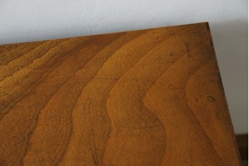 和製アンティーク　最高級!!　指物工芸家具　漆塗り　総楠(クス)材　前面玉杢　内部楠材　背面も上質な作り込みの飾り棚　(R-071070)