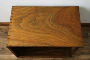 和製アンティーク　最高級!!　指物工芸家具　漆塗り　総楠(クス)材　前面玉杢　内部楠材　背面も上質な作り込みの飾り棚　(R-071070)