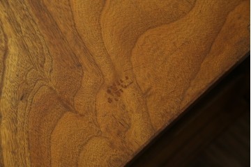 和製アンティーク　最高級!!　指物工芸家具　漆塗り　総楠(クス)材　前面玉杢　内部楠材　背面も上質な作り込みの飾り棚　(R-071070)