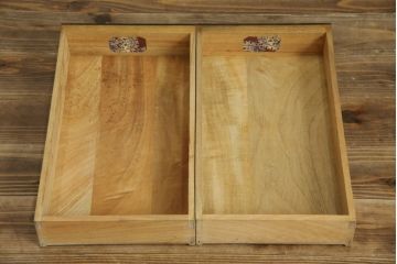 和製アンティーク　最高級!!　指物工芸家具　漆塗り　総楠(クス)材　前面玉杢　内部楠材　黒柿縁がアクセントの時代小箪笥(チェスト、和タンス、衣装箪笥、収納箪笥、時代箪笥)(R-071071)