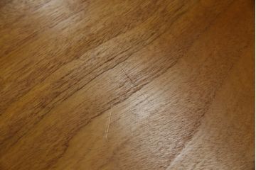 和製アンティーク　最高級!!　指物工芸家具　漆塗り　総楠(クス)材　前面玉杢　内部楠材　黒柿縁がアクセントの時代箪笥ローチェスト(ローボード、テレビ台、テレビボード、サイドボード、サイドキャビネット、リビングボード、衣装箪笥、収納箪笥)(R-071072)