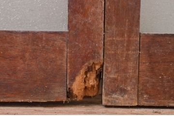 アンティーク建具　レトロな空間作りにおすすめなガラス窓2枚セット(引き戸、ガラス戸)(R-071106)