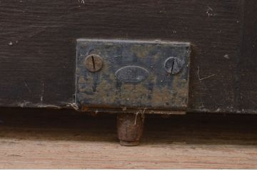 アンティーク建具　ヒノキ材　味わい深い風合いの立派な吊り戸2枚セット(板戸、玄関戸、引き戸、木製扉、蔵戸)(R-071110)